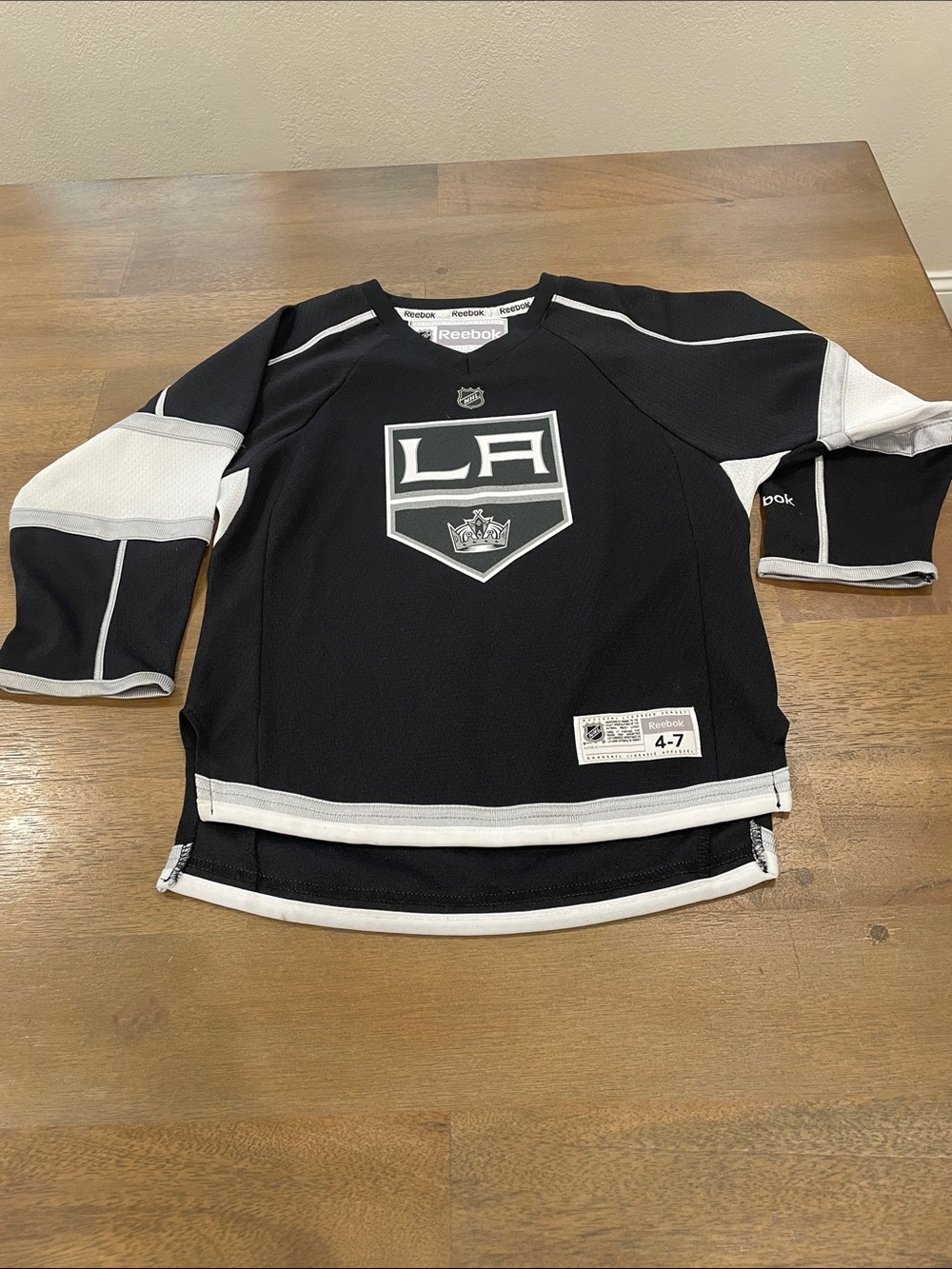 Reebok LA Kings Youth Hockey.  Size 4-7